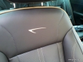 Opel Insignia Country Tourer - Detailsicht Nappalederausstattung mit Insignia-Signet