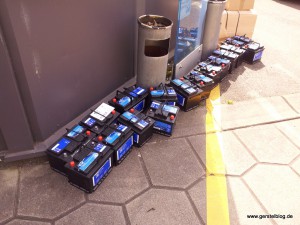 Eine Ersatzteillieferung Autobatterien