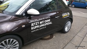 Opel ADAM mit ohne Kupplungspedal.