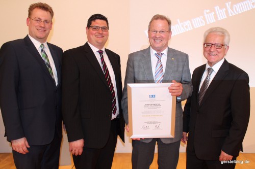 Von links: Hauptgeschäftsführer Cartsen Beuss vom Landesverband des Kfz-Gewerbes Baden-Württemberg, der neue Obermeister Timo Gerstel und sein Amtsvorgänger Jürgen Kellenberger sowie Dr. Harry Brambach, Vorsitzender des Kfz-Landesverbands Baden-Württemberg (Foto: Mathias Morlock)