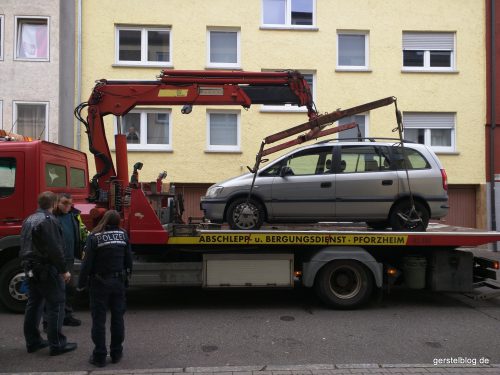 Abschleppen eines vor unserer Ausfahrt parkenden Autos